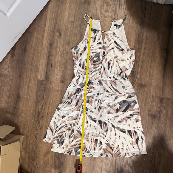 RW&CO. Sleeveless Midi Dress with Leaf Pattern - Picture 9 of 9